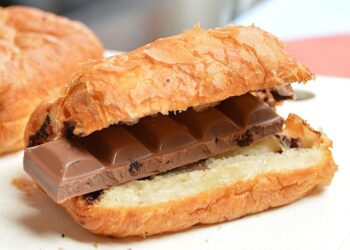 How to Avoid Common Travel Health Risks