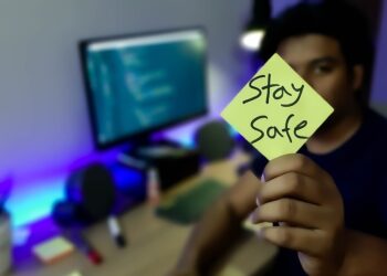 How to Stay Safe While Backpacking