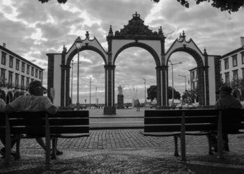 Best Tips for Safeguarding Travel Gadgets