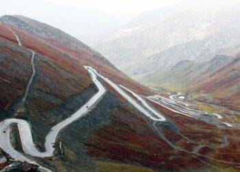 Top Cultural Hikes Through Remote Regions