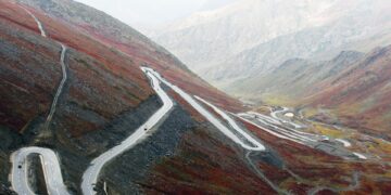 Top Cultural Hikes Through Remote Regions