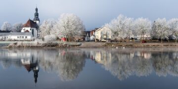 Scenic Lakes to Explore by Kayak