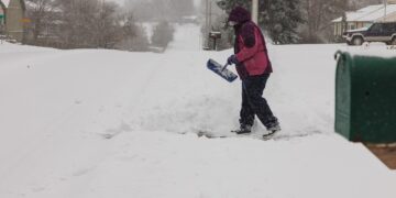 Winter storm fuels thousands of flight delays and cancellations