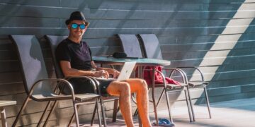 Remote Iceberg Viewing Adventures to Experience