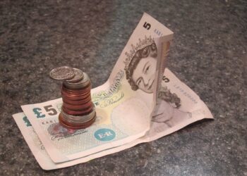 Best Tips for Navigating Airports Safely