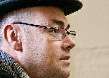 Top Safety Tips for Navigating Crowded Airports