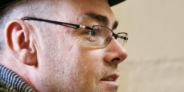 Top Safety Tips for Navigating Crowded Airports