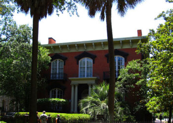 San Francisco – Savannah, Georgia (and vice versa). 3 (Basic Economy) / 3 (Regular Economy). Roundtrip, including all Taxes – The Flight Deal