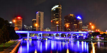 Seattle – Tampa, Florida (and vice versa). 7 (Basic Economy) / 7 (Regular Economy). Roundtrip, including all Taxes – The Flight Deal