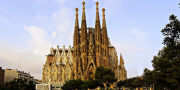 San Francisco – Barcelona, Spain. 2 (Basic Economy) / 2 (Regular Economy). Roundtrip, including all Taxes – The Flight Deal