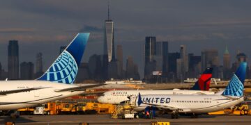 Newark flight troubles: United, JetBlue expand travel waivers as delays mount
