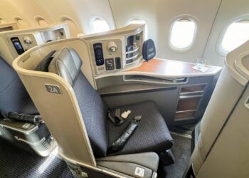 No more mileage award upgrade chart as American Airlines unveils instant upgrades