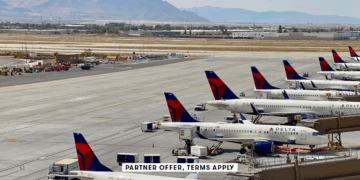 Delta SkyMiles Reserve Business card review: Complimentary Sky Club access