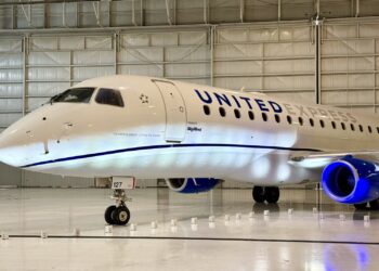 Exclusive: United shuts down Starlink Wi-Fi on regional jets