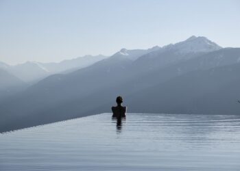 Dreamy hotel pools to book using points