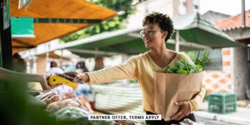 How to maximize credit cards for your cross-country move