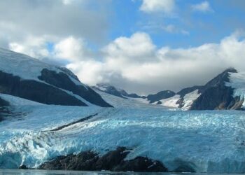 Phoenix – Anchorage, Alaska (and vice versa). 7 (Basic Economy) / 5 (Regular Economy). Roundtrip, including all Taxes – The Flight Deal