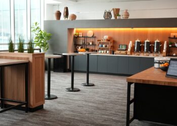 American Airlines debuts first grab-and-go lounge in Charlotte