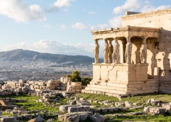 American Airlines deals to Europe: Fly to select European cities from 1 round-trip