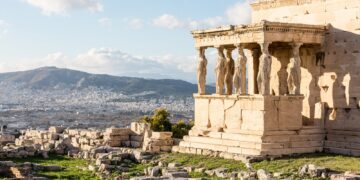 American Airlines deals to Europe: Fly to select European cities from 1 round-trip