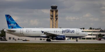 JetBlue announces big Fort Lauderdale expansion, new destination